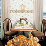 Crystal Hotel Lausanne