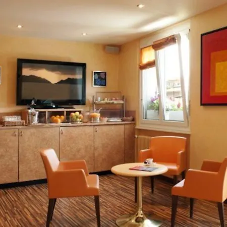 Ξενοδοχείο Crystal 3*