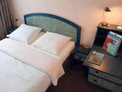 Crystal Hotel 3*