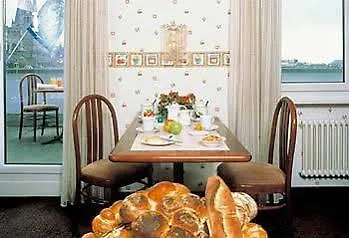 Crystal Hotel Lozanna